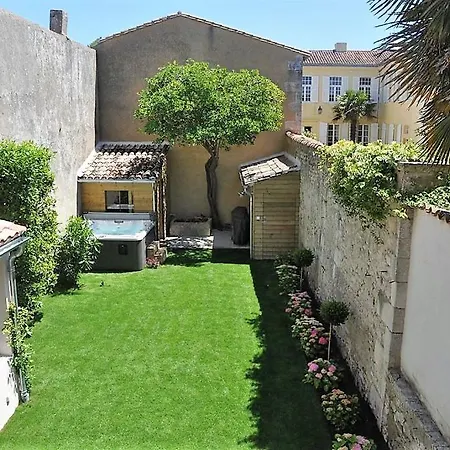 La Baronnie, Maison De Charme Avec Service 4 Etoiles